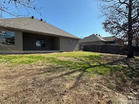 Exterior - 3121 Shelby Dr, Benton, AR 72015 photo 6 of 8