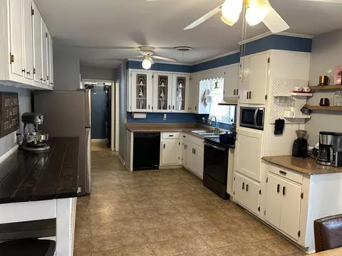 Kitchen - 19 Meadowbrook Dr, Conway, AR 72032 photo 1 of 1