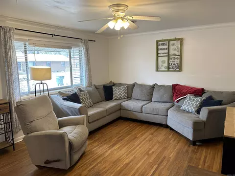 Living - 19 Meadowbrook Dr, Conway, AR 72032 photo 2 of 3