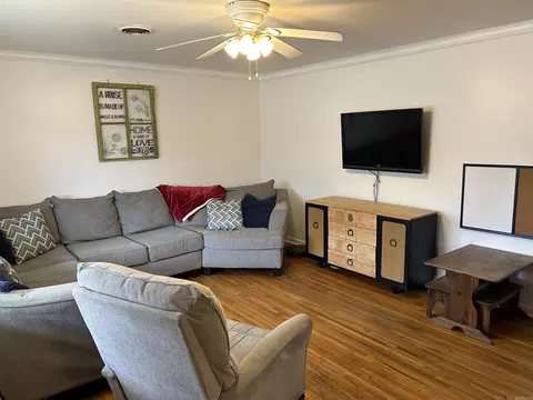 Living - 19 Meadowbrook Dr, Conway, AR 72032 photo 3 of 3