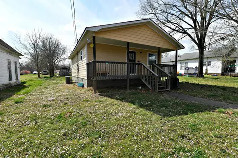 705 9th St, Mena, AR 71953 photo 2