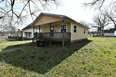 705 9th St, Mena, AR 71953 photo 1
