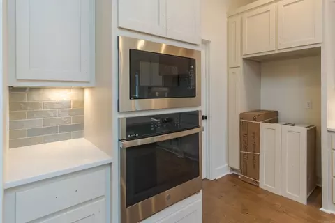 Kitchen - 13764 Avilla W, Alexander, AR 72002 photo 2 of 5