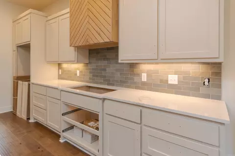 Kitchen - 13764 Avilla W, Alexander, AR 72002 photo 4 of 5