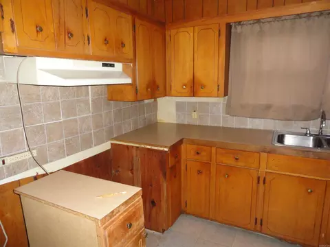 Kitchen - 507 Spring St, Marshall, AR 72650 photo 1 of 3