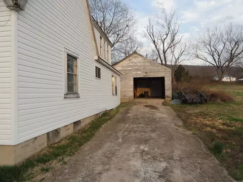 Exterior - 507 Spring St, Marshall, AR 72650 photo 4 of 21