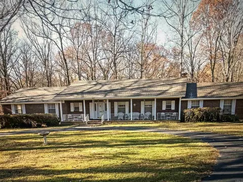Exterior - 6849 Village Dr, Pine Bluff, AR 71603 photo 1 of 10