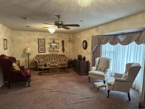 Living - 6849 Village Dr, Pine Bluff, AR 71603 photo 1 of 3