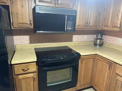 Kitchen - 6849 Village Dr, Pine Bluff, AR 71603 photo 2 of 3