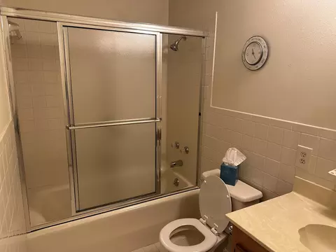 Bath - 6849 Village Dr, Pine Bluff, AR 71603 photo 6 of 6