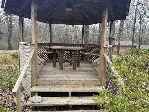 Exterior - 6849 Village Dr, Pine Bluff, AR 71603 photo 6 of 10