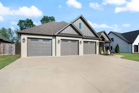 Exterior - 1650 Winterbrook Dr, Conway, AR 72034 photo 5 of 8