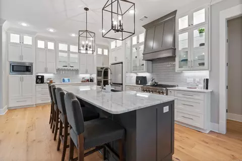 Kitchen - 1650 Winterbrook Dr, Conway, AR 72034 photo 8 of 13