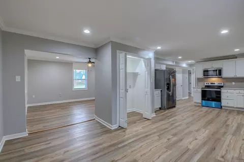 Entry Way - 15512 S Alexander Rd, Alexander, AR 72002 photo 3 of 5
