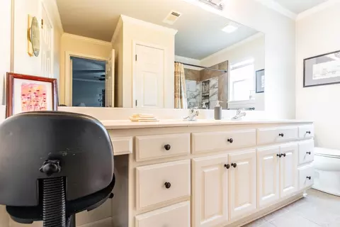 Bath - 909 Scooty Dr, Beebe, AR 72012 photo 1 of 5