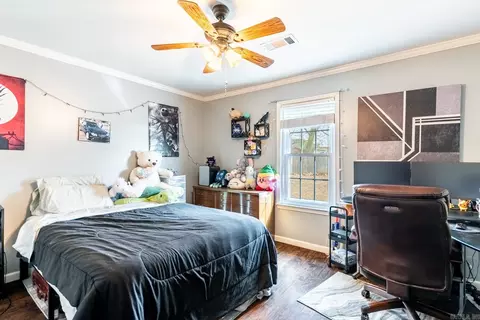 Bedroom - 909 Scooty Dr, Beebe, AR 72012 photo 6 of 7