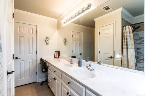 Bath - 909 Scooty Dr, Beebe, AR 72012 photo 4 of 5