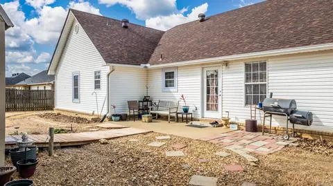 Exterior - 909 Scooty Dr, Beebe, AR 72012 photo 6 of 11