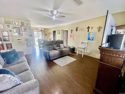 Living - 5 Black Rd, Conway, AR 72032 photo 1 of 3