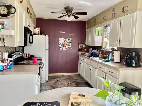 Kitchen - 5 Black Rd, Conway, AR 72032 photo 1 of 1