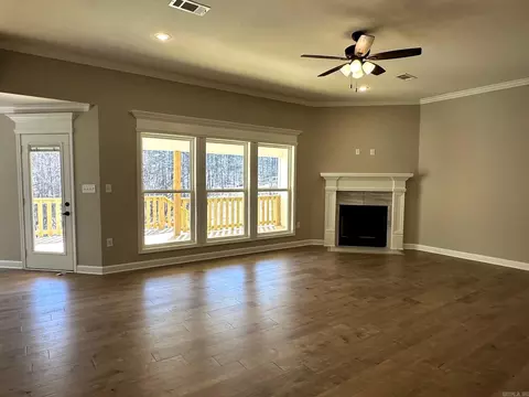 Living - 609 Lucy Ln, Alexander, AR 72002 photo 2 of 4