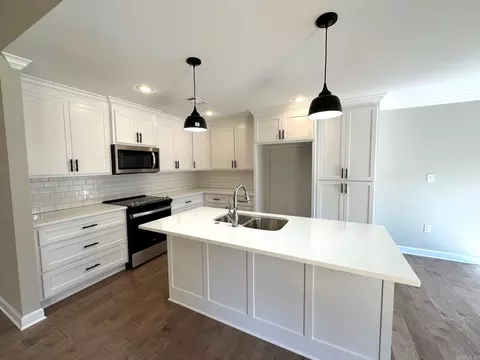 Kitchen - 609 Lucy Ln, Alexander, AR 72002 photo 2 of 2