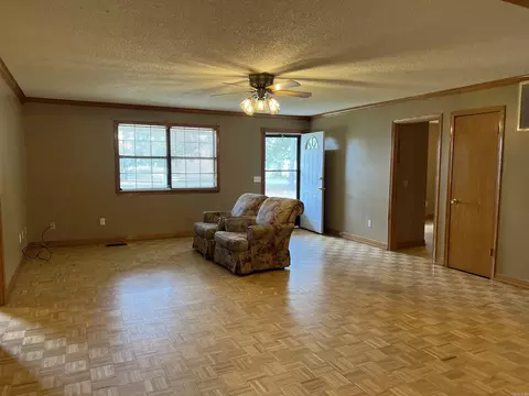 Living - 300 Smelser, Kensett, AR 72082 photo 2 of 3