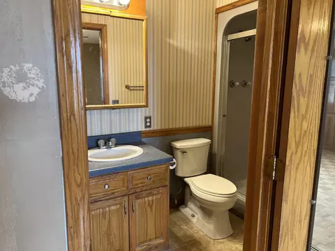 Bath - 300 Smelser, Kensett, AR 72082 photo 2 of 3