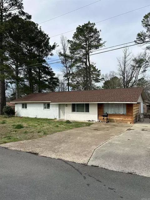 320 Pauline St, Glenwood, AR 71943