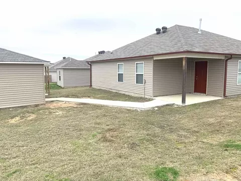 Exterior - 3033 Emerald Park Trl, Bauxite, AR 72011 photo 4 of 7