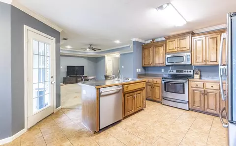 Kitchen - 2619 Millbrook Dr, Benton, AR 72015 photo 4 of 7