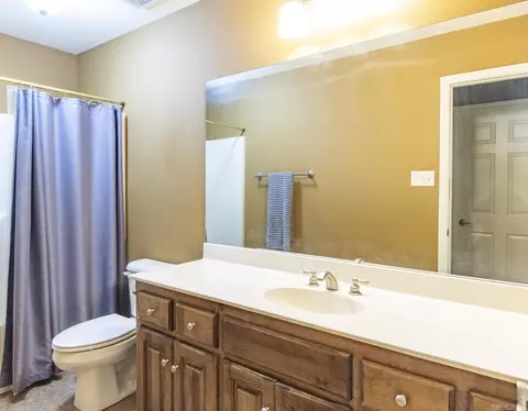 Bath - 2619 Millbrook Dr, Benton, AR 72015 photo 4 of 4