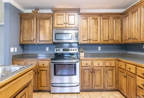 Kitchen - 2619 Millbrook Dr, Benton, AR 72015 photo 5 of 7