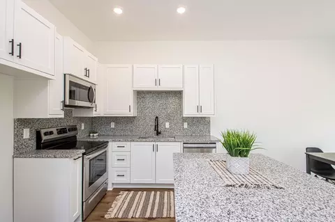 Kitchen - 505 Algood, Benton, AR 72015 photo 3 of 5