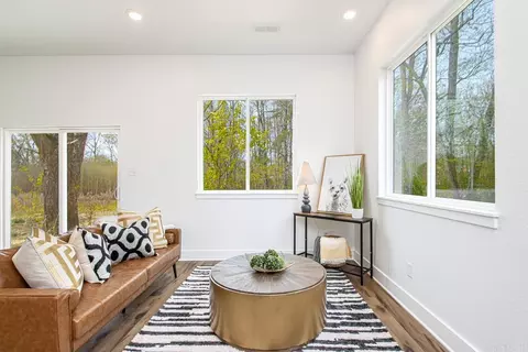 Living - 505 Algood, Benton, AR 72015 photo 4 of 4