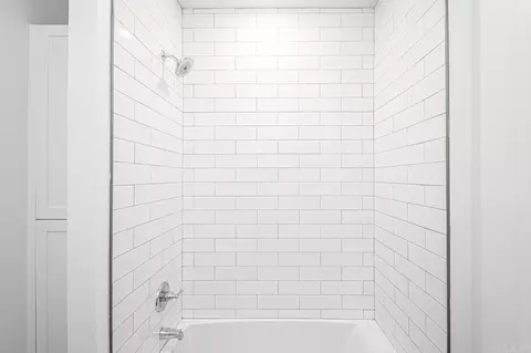 Bath - 505 Algood, Benton, AR 72015 photo 5 of 8