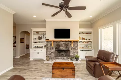 Living - 409 Windrush Pt, Alexander, AR 72002 photo 3 of 4