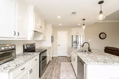 Kitchen - 409 Windrush Pt, Alexander, AR 72002 photo 4 of 4