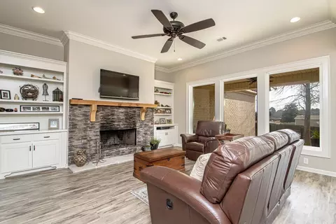 Living - 409 Windrush Pt, Alexander, AR 72002 photo 4 of 4