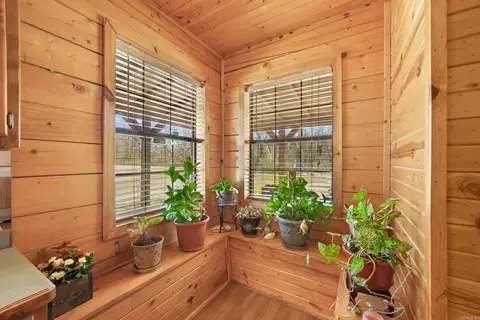 Dining - 848 Stilwell, De Queen, AR 71832 photo 2 of 2