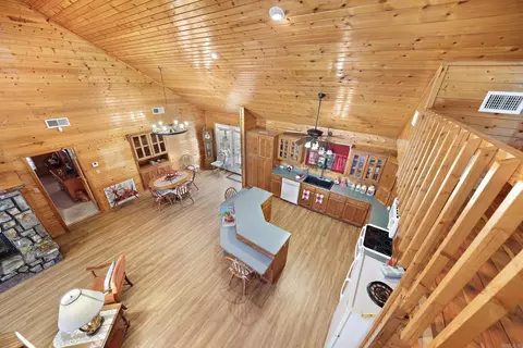 Living - 848 Stilwell, De Queen, AR 71832 photo 2 of 2