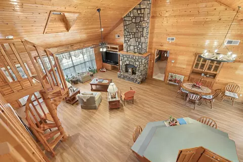 Living - 848 Stilwell, De Queen, AR 71832 photo 1 of 2
