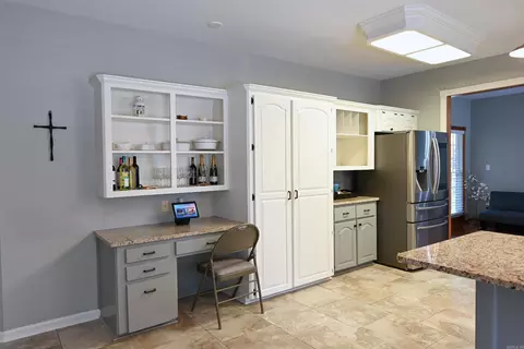 Kitchen - 16 Sandy Ln, Greenbrier, AR 72058 photo 3 of 3