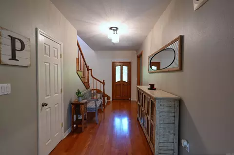Entry Way - 16 Sandy Ln, Greenbrier, AR 72058 photo 2 of 3