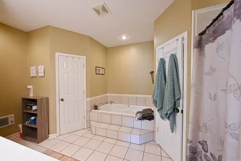 Bath - 16 Sandy Ln, Greenbrier, AR 72058 photo 1 of 5