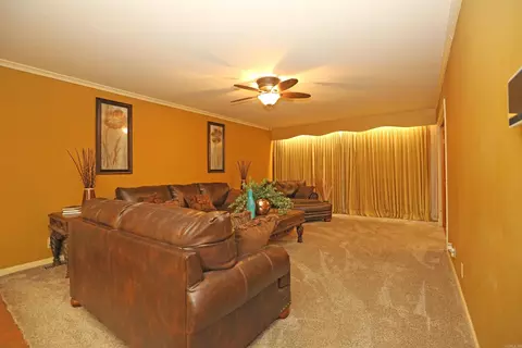 Living - 1918 W 32nd Ave, Pine Bluff, AR 71603 photo 6 of 8