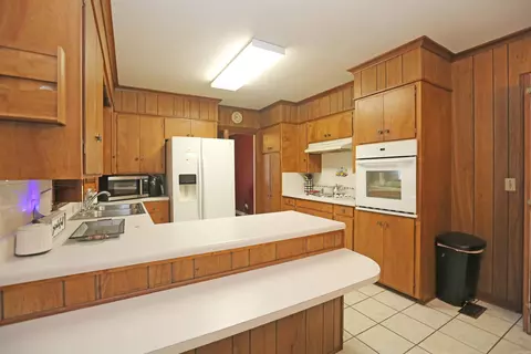 Kitchen - 1918 W 32nd Ave, Pine Bluff, AR 71603 photo 2 of 3
