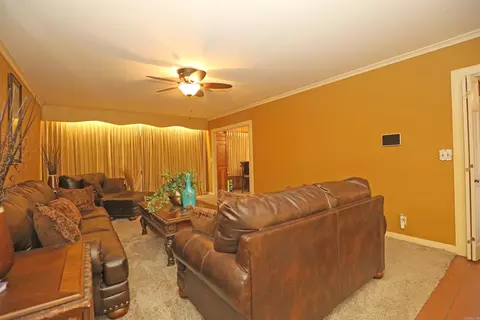 Living - 1918 W 32nd Ave, Pine Bluff, AR 71603 photo 7 of 8