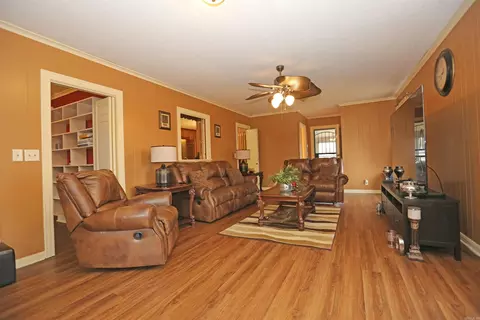 Living - 1918 W 32nd Ave, Pine Bluff, AR 71603 photo 4 of 8