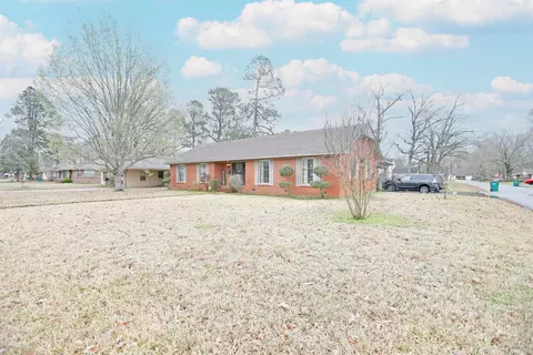 Exterior - 1918 W 32nd Ave, Pine Bluff, AR 71603 photo 2 of 4